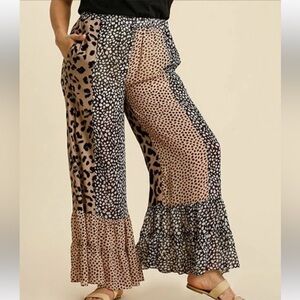 UMGEE U.S.A. Animal Mixed Print Wide Leg Pant W/Ruffled Hem | Size Small